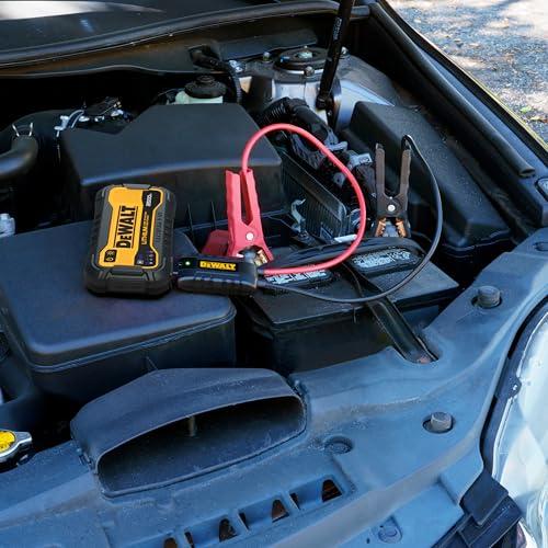 : DEWALT DXAELJ25 2500 Peak Amp Portable Lithium Jump Starter with USB-C (25W, 60W in/Out) and USB-A (15W)